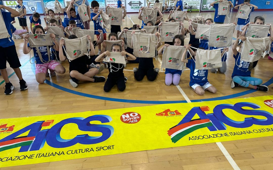 Sport di squadra e gioco a scuola, a Valli di Chioggia oltre 200 bambini e genitori della primaria Ballarin salutano il progetto nazionale con una giornata di multisport